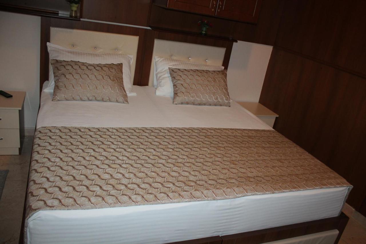 Hotel Hasmegaj Mahall' e Kryethuit Экстерьер фото