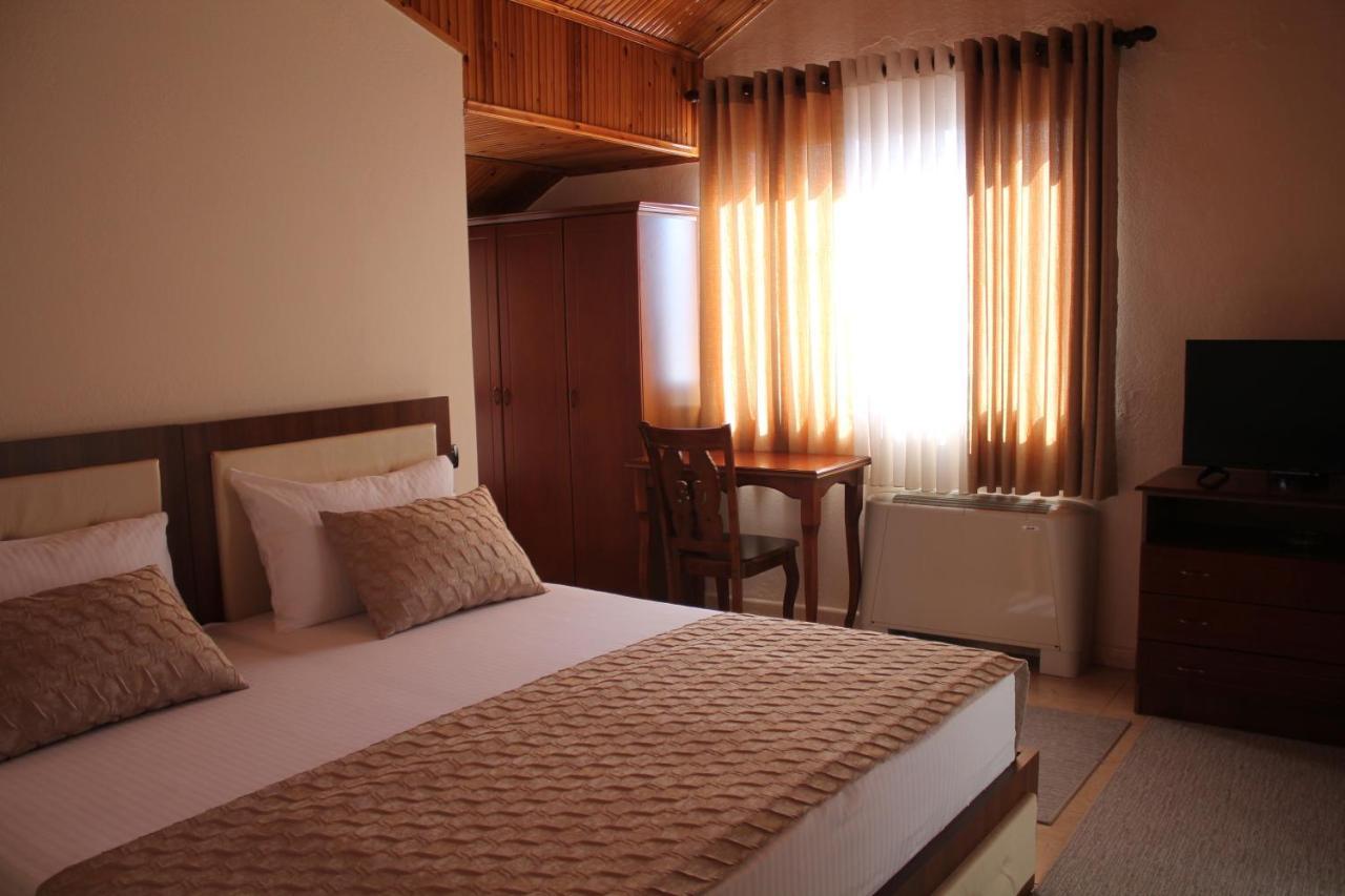 Hotel Hasmegaj Mahall' e Kryethuit Экстерьер фото