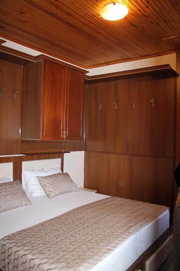 Hotel Hasmegaj Mahall' e Kryethuit Экстерьер фото